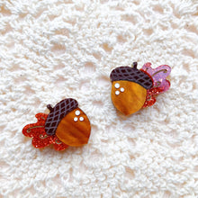 Load image into Gallery viewer, Autumn Days Leaf Stud Earrings
